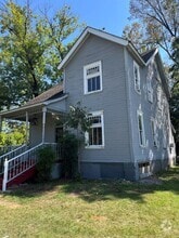 Building Photo - 601 S Fredonia St