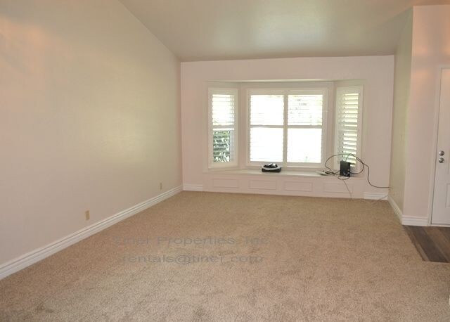 Foto del edificio - Stunning 3 Bedroom in Roseville