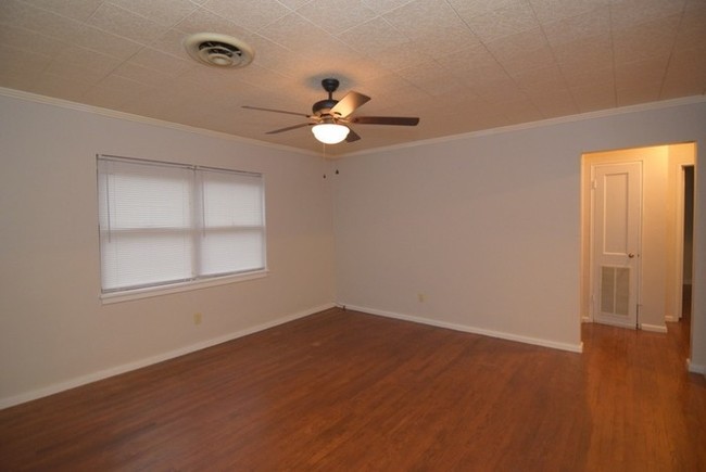 Building Photo - Country Club Hills Condo For Lease