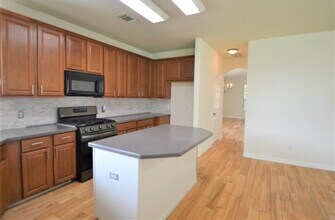 Building Photo - 2110 Banfield Ct