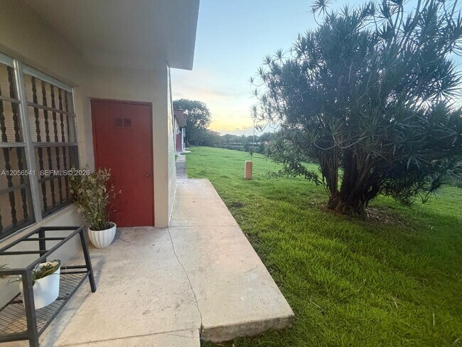 Foto del edificio - 12811 SW 43rd Dr