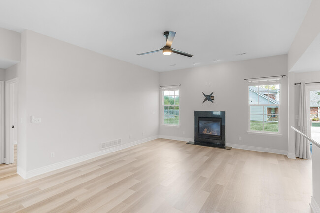 Foto del edificio - 1704 Ballentine Ln