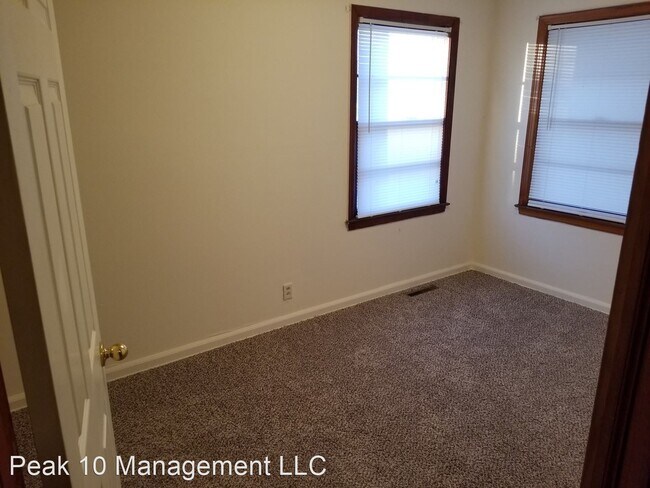 Building Photo - 3 br, 1 bath House - 1501 N Pinecrest