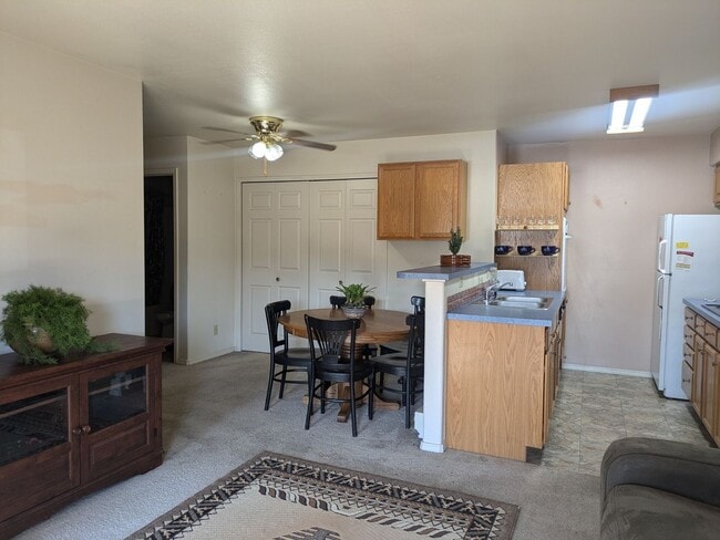 Building Photo - Fully Furnished Burro Ranch 2-Bedroom