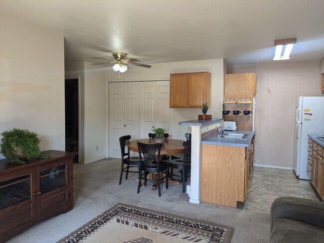Foto del edificio - Fully Furnished Burro Ranch 2-Bedroom