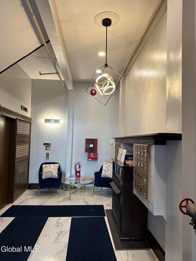 Building Photo - 5 Broadway