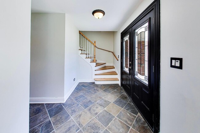 Building Photo - 1526 Carrol Ct