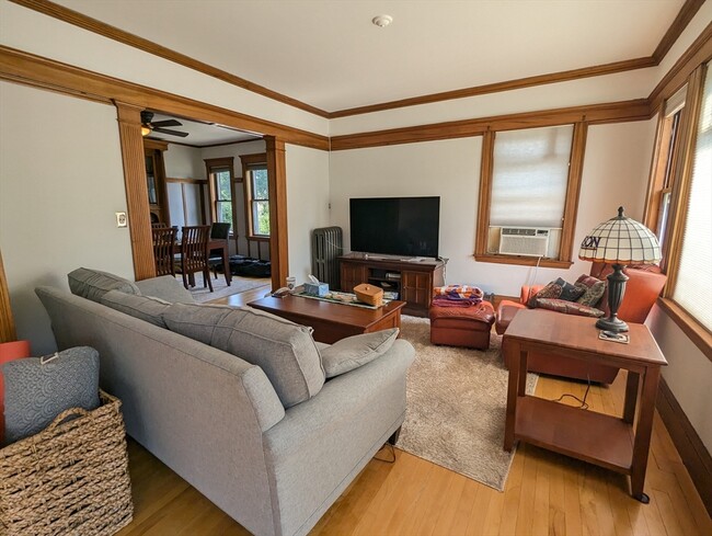 Foto del edificio - 17 Commonwealth Rd