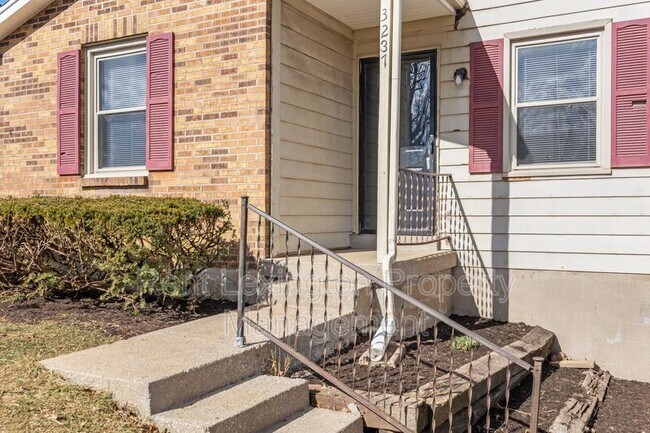 Building Photo - 3237 Bowie Dr