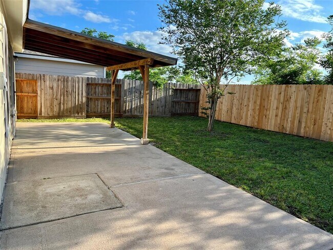 Building Photo - 16410 Kendons Way Ln