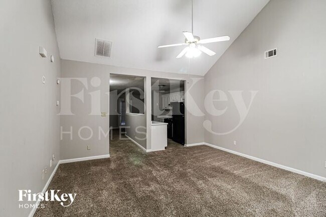 Building Photo - 1315 N Hampton Dr