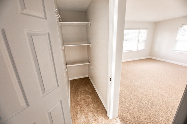 Building Photo - 4582 Cooper Rd