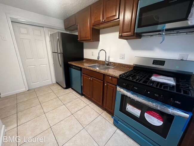 Building Photo - 2 br, 1 bath House - 1872 Dutch Village Dr