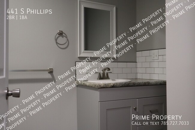 Building Photo - 441 S Phillips-