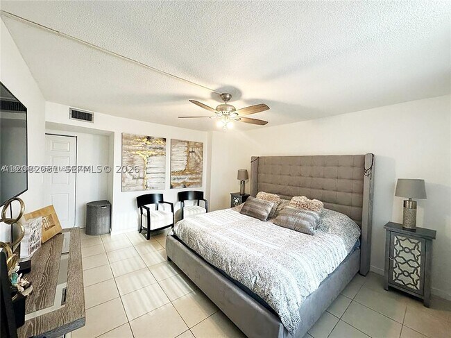 Foto del edificio - 2750 NE 183rd St