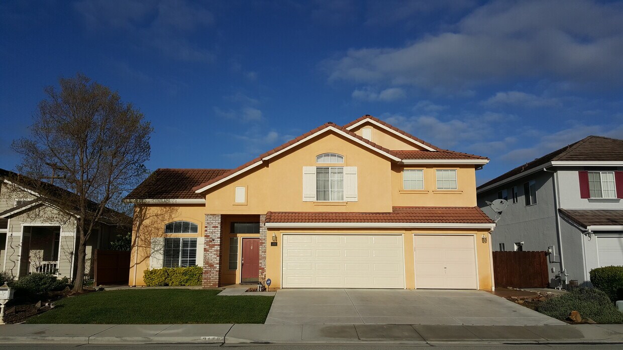 Foto principal - 2150 Clearview Dr