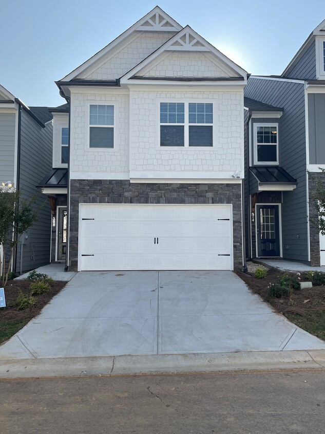 Primary Photo - 308 Whitetail Cir