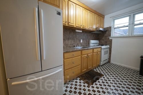 Building Photo - 20-21-21 23rd St