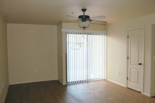 Ceiling fans in every room - Album Park Apartments