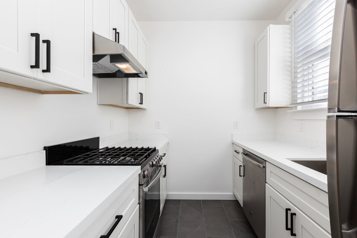 Primary Photo - 1610 Lombard St