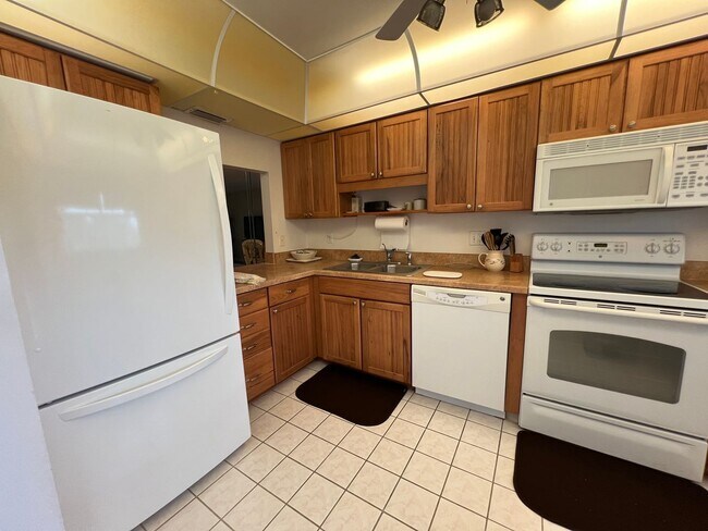 Foto del edificio - *55+ Community* 2nd floor furnished Condo