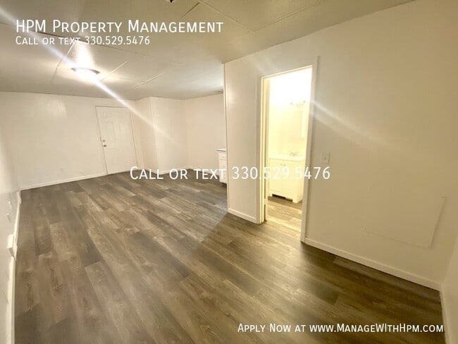 Foto del edificio - 1214 Woodward Pl NW