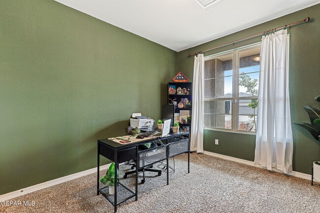 Foto del edificio - 6021 Hidden Row Ave