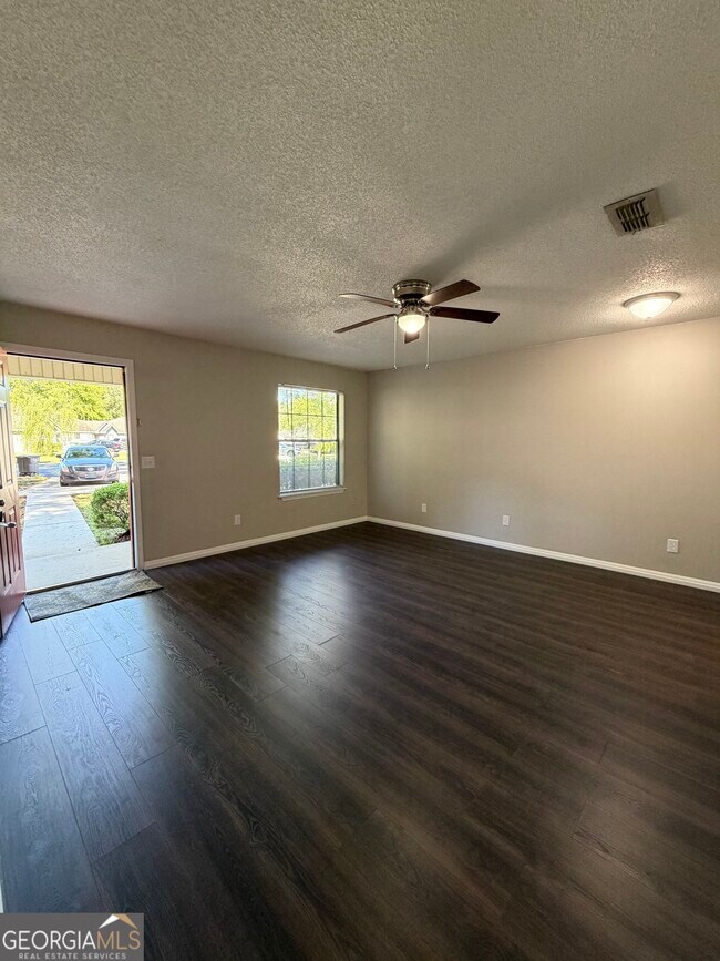 Foto del edificio - 73 Talbot Ct