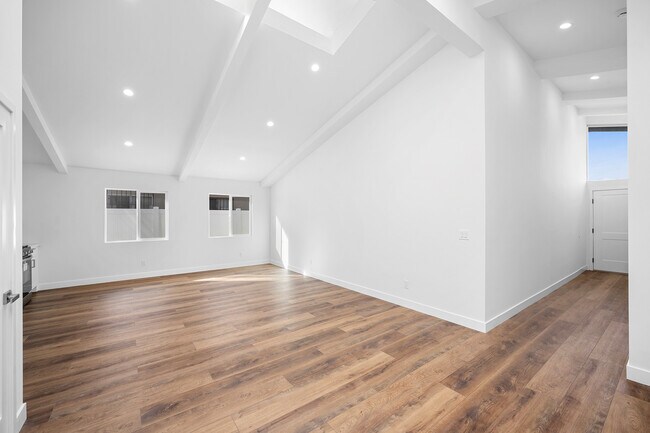 Foto del edificio - 13010 Hartland St