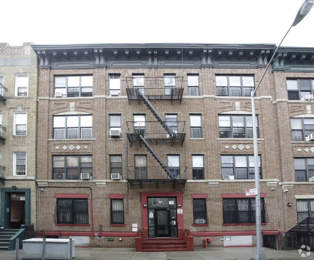 Building Photo - 1483 Lincoln Pl