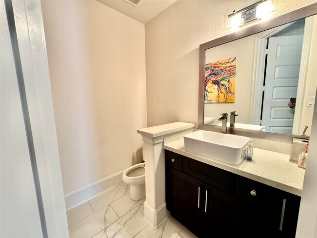 Foto del edificio - 16803 Bark Cabin Dr