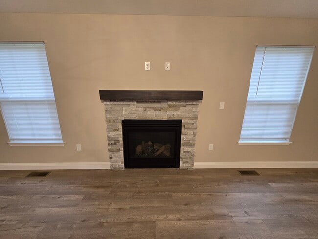 Building Photo - 2641 Cherry Farms Dr