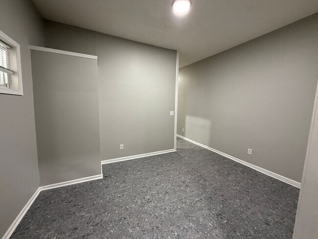 Foto del edificio - 3-BED 1-BATH SINGLE FAMILY HOME