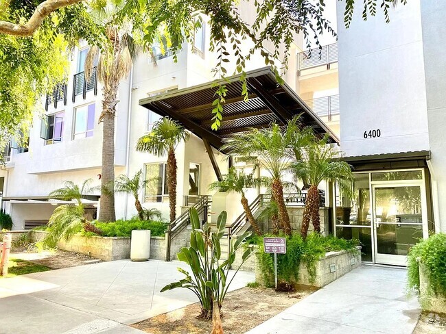Building Photo - 6400 Crescent Park E