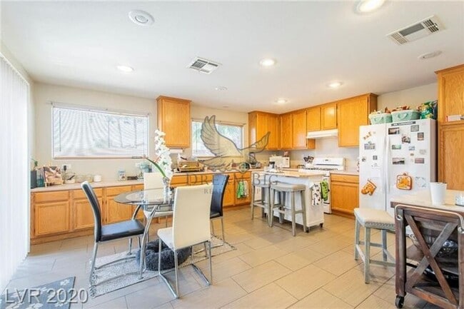 Building Photo - 548 Haunts Walk Ave