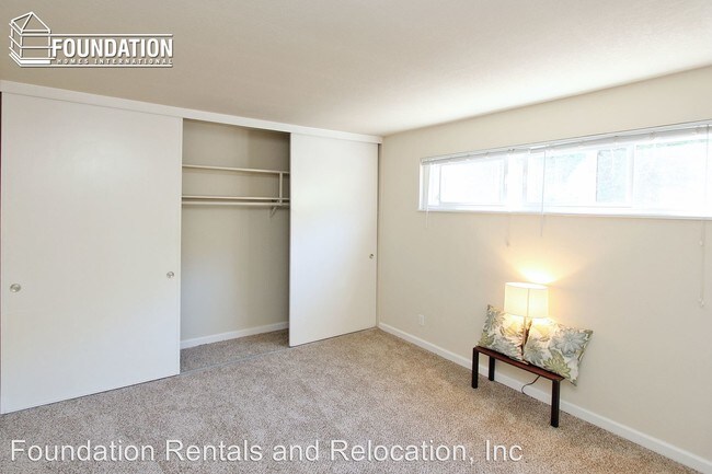 Building Photo - 777 Meadowsweet Dr