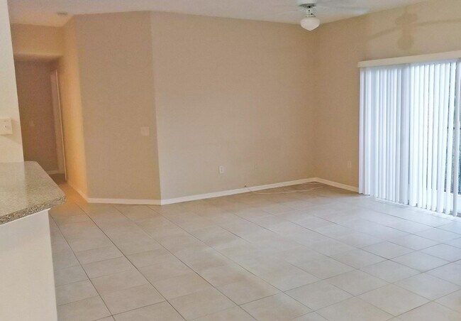 Foto del edificio - 340 Crestwood Cir