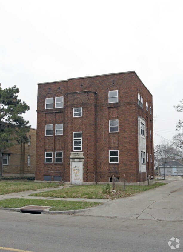 Primary Photo - 452 Forest Ave