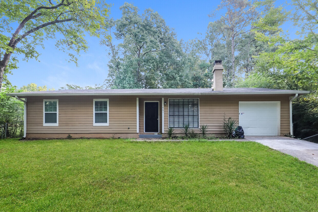 Primary Photo - 661 Overlook Ct