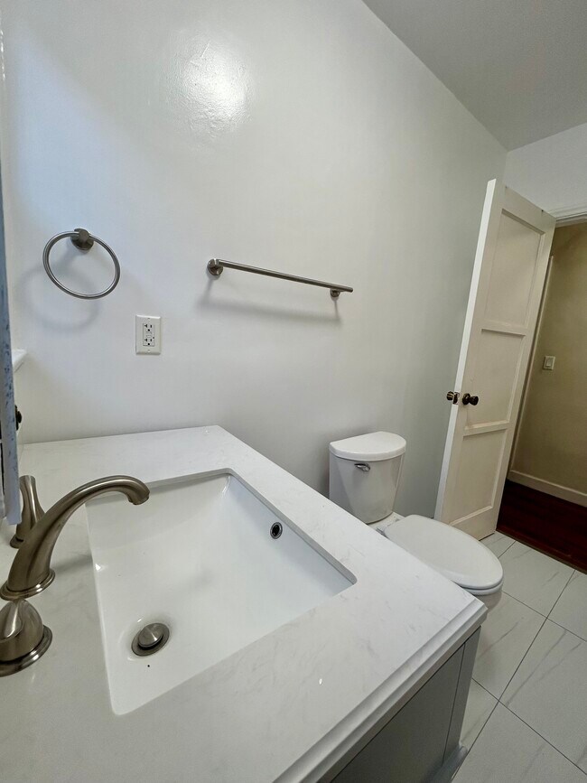 Foto del edificio - 2725 W 81st St