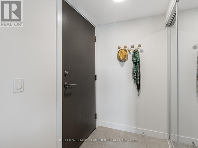 Building Photo - 10-410 Wilby Crescent