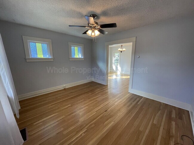 Foto del edificio - 4909 Beach Ct