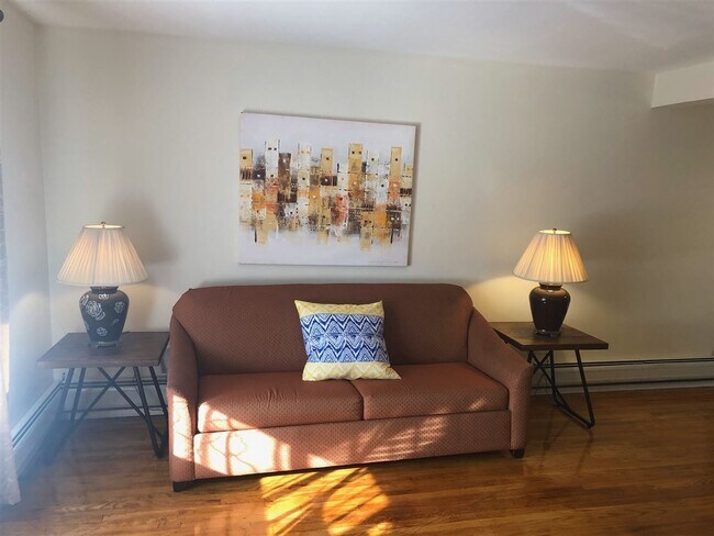 Foto del edificio - 358 Princeton Ave