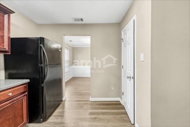 Building Photo - 369 Hidden Creek Ln