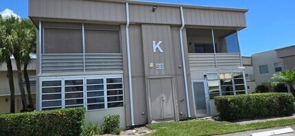 Building Photo - 497 Flanders K