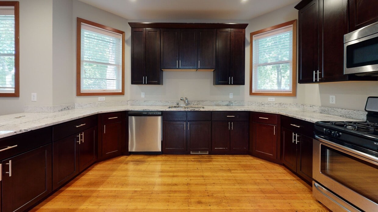 Foto principal - 1055 13th Ave SE