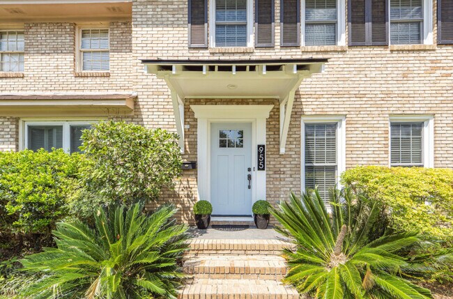 Building Photo - 955 Cottingham Dr