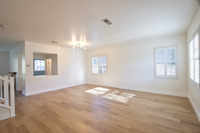 Building Photo - 36329 Capri Dr