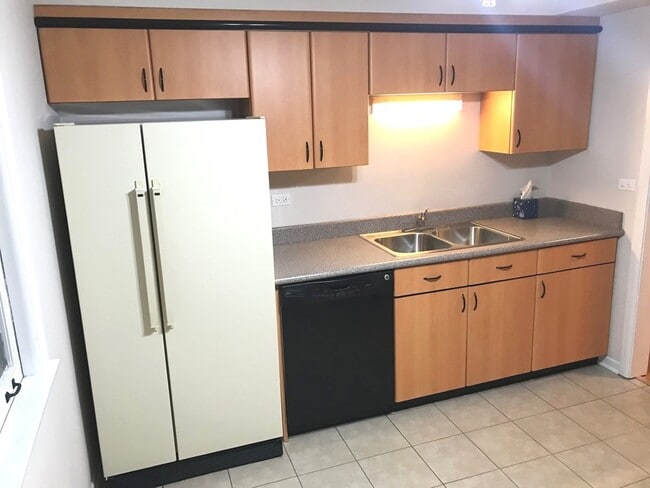 Building Photo - 819 Tomawadee Dr