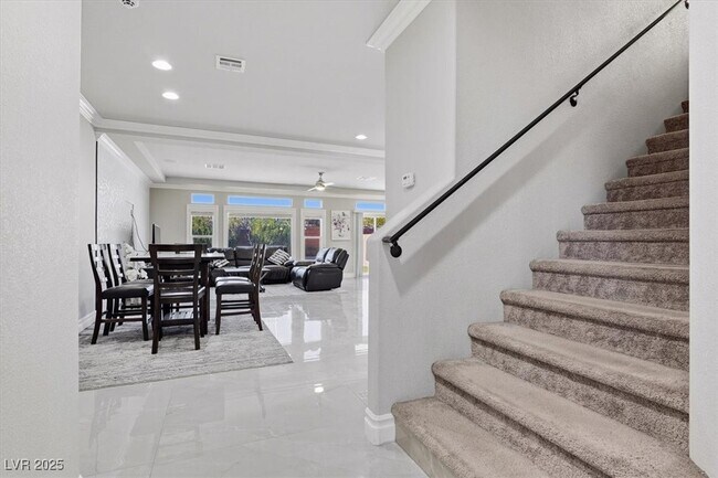 Foto del edificio - 9647 Stoney Mesa Ct